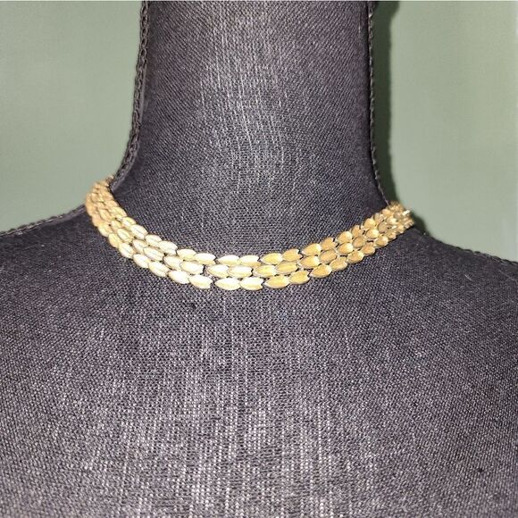 Signed CROWN TRIFARI Vintage Gold Tone Leaf Triple Row Retro Necklace - Picture 5 of 7
